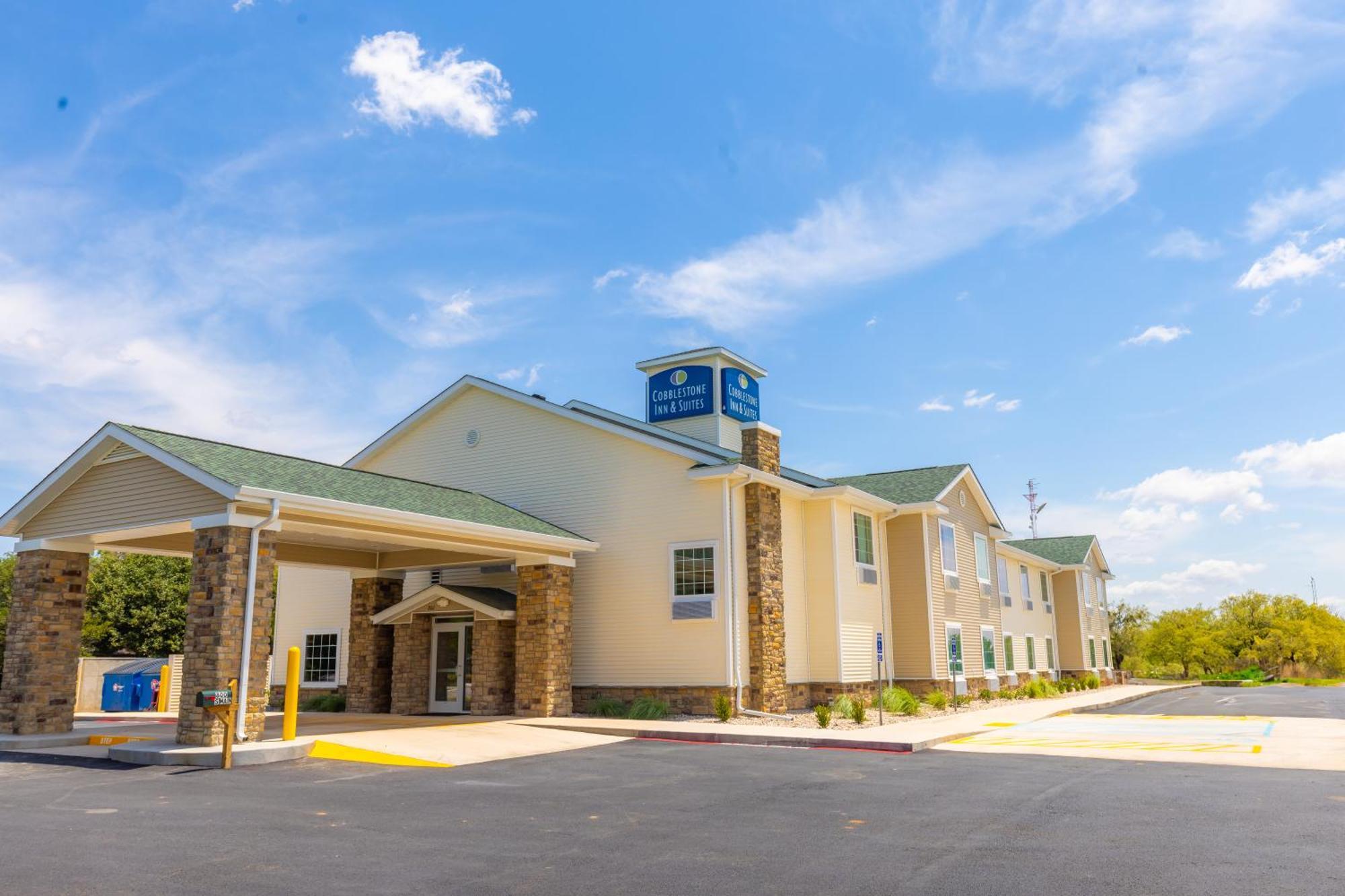 Cobblestone Inn & Suites - Winters Extérieur photo