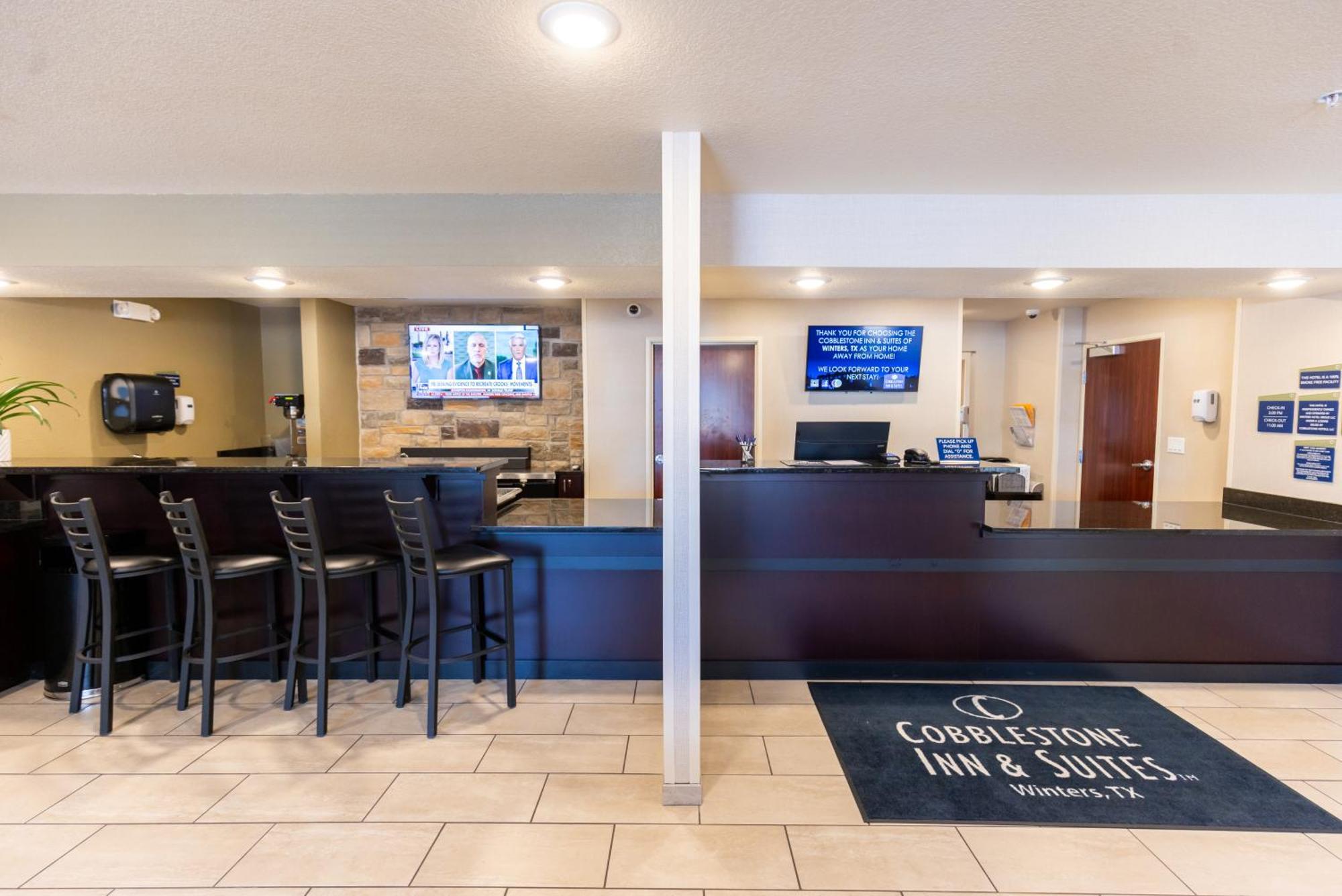 Cobblestone Inn & Suites - Winters Extérieur photo