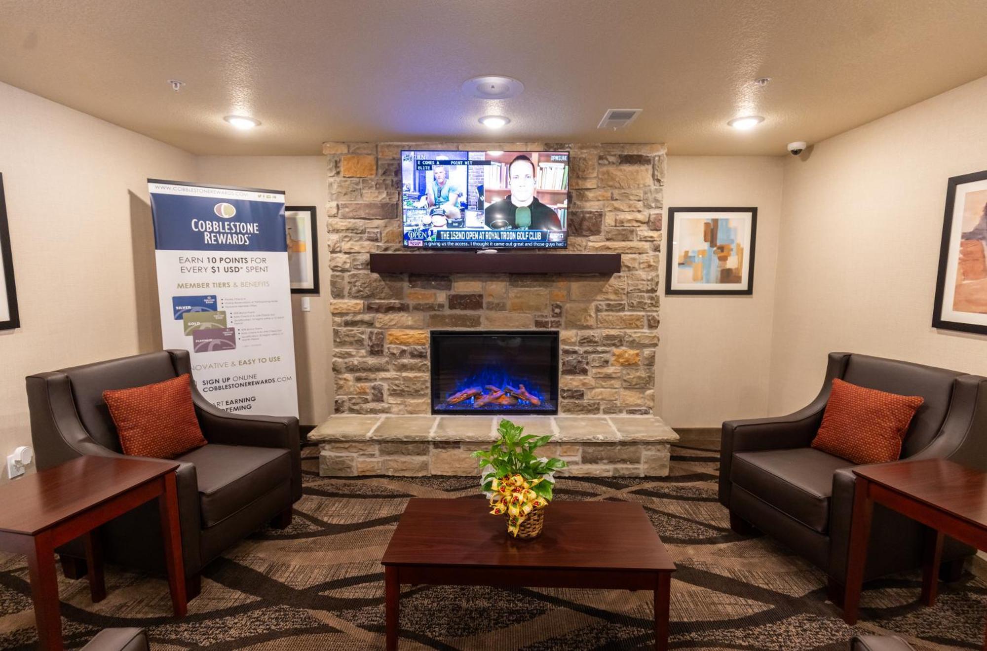 Cobblestone Inn & Suites - Winters Extérieur photo