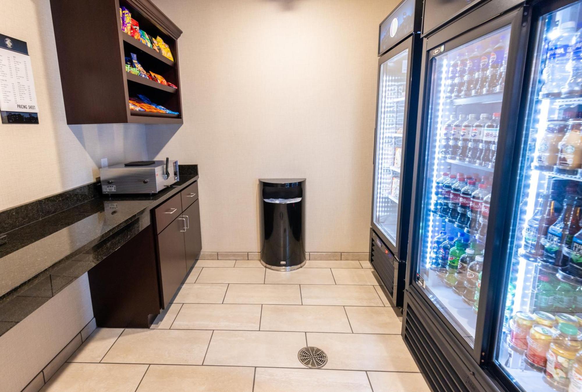 Cobblestone Inn & Suites - Winters Extérieur photo