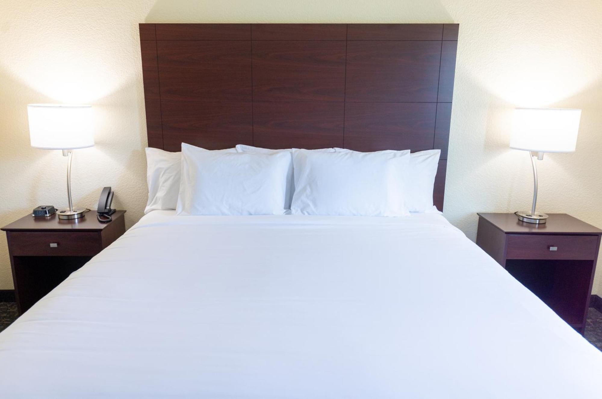 Cobblestone Inn & Suites - Winters Extérieur photo