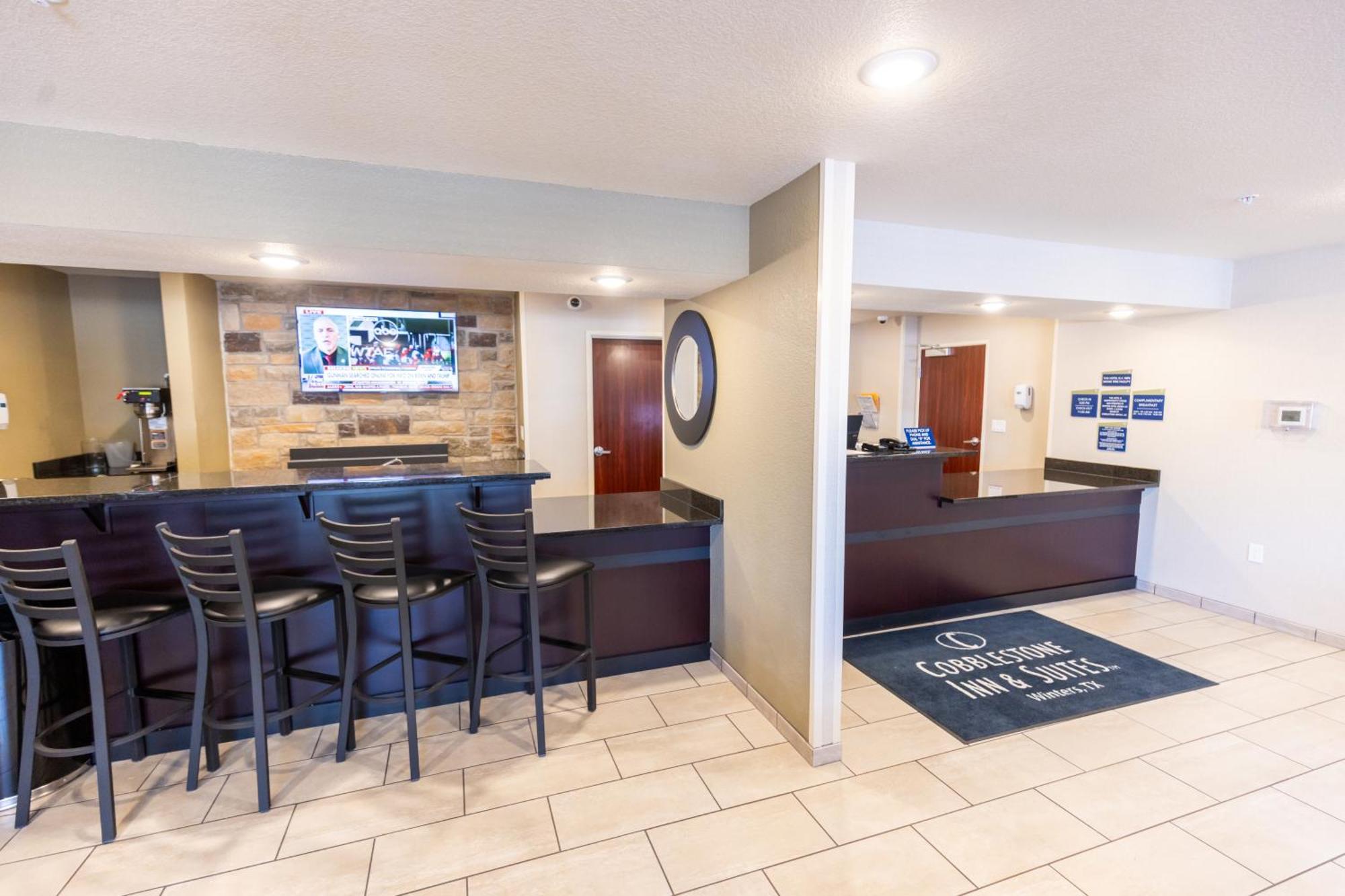 Cobblestone Inn & Suites - Winters Extérieur photo