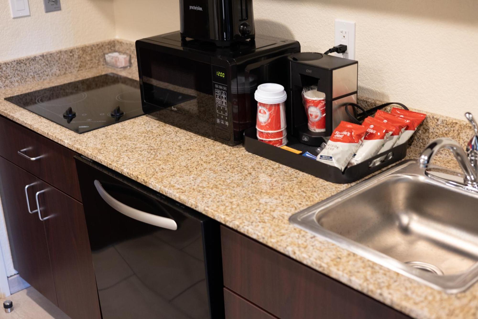 Cobblestone Inn & Suites - Winters Extérieur photo