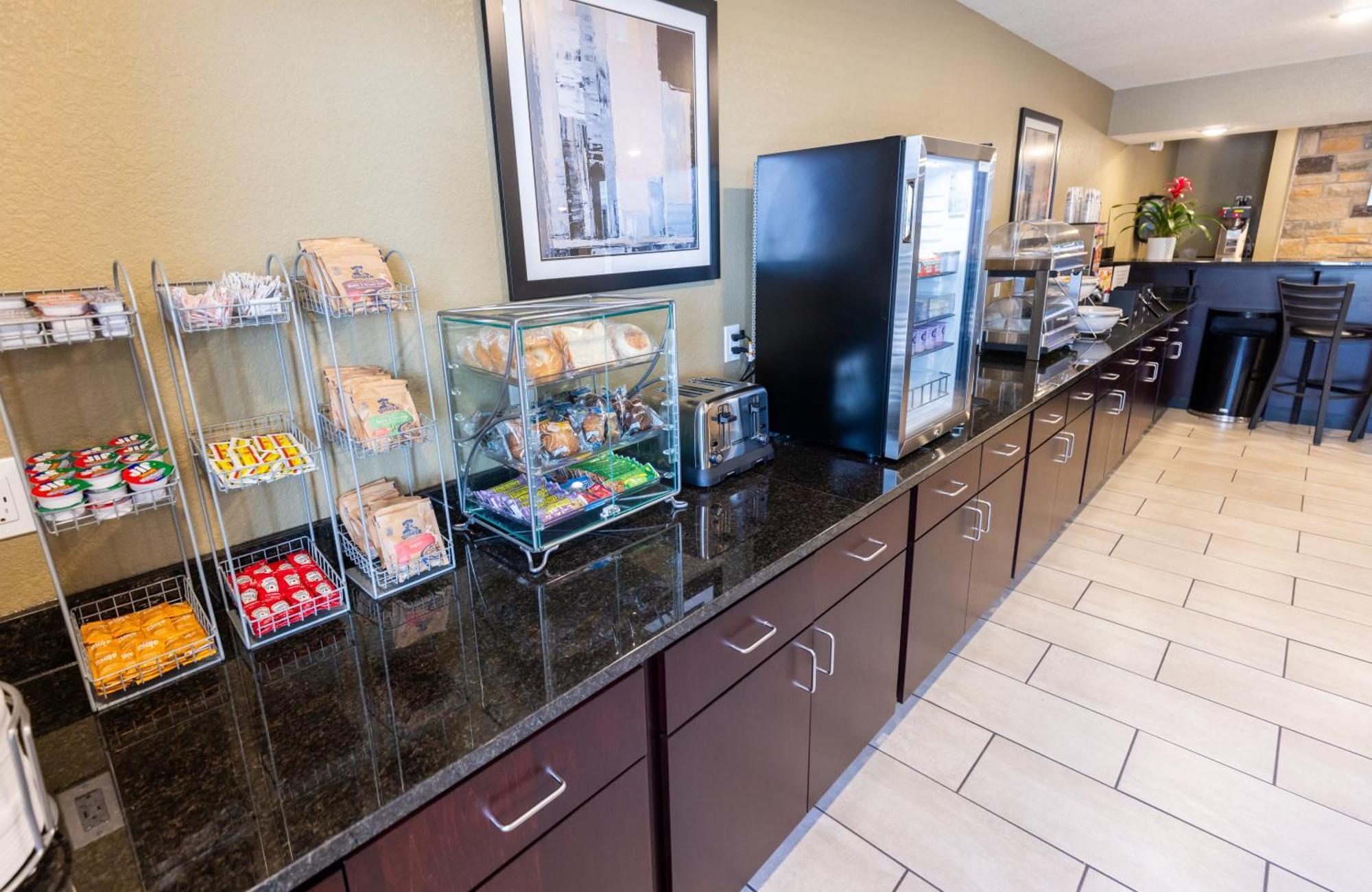 Cobblestone Inn & Suites - Winters Extérieur photo