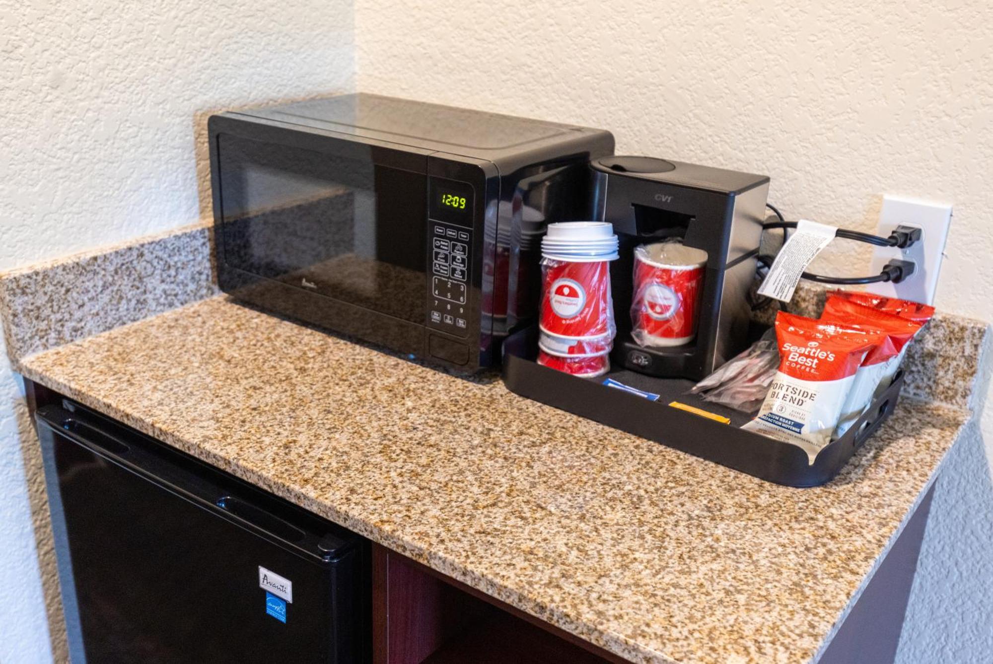 Cobblestone Inn & Suites - Winters Extérieur photo