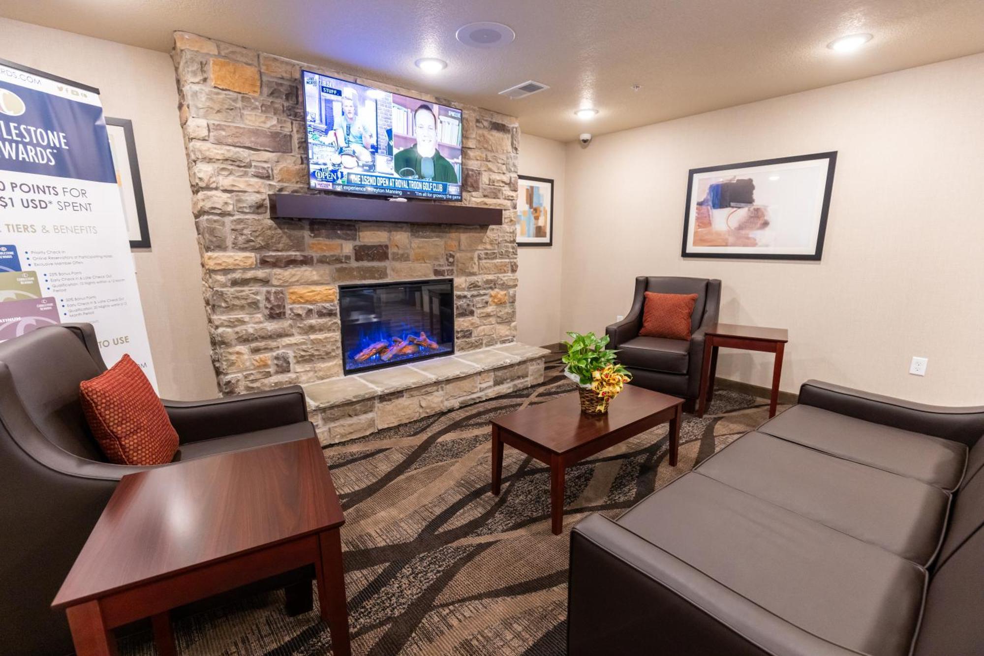 Cobblestone Inn & Suites - Winters Extérieur photo